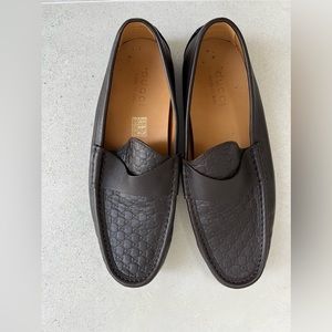 Gucci Men’s driver shoes loafers moccasins GG logo embossed size 8